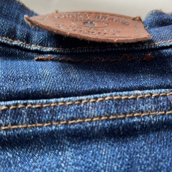 Lucky Brand blue dark wash Sweet Straight Mid-rise stretch cotton jeans Sz 4/27 - Picture 14 of 15